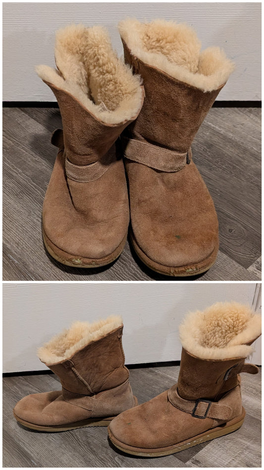 Tan Boots with Fleece lining - size Shoes - Adult 6