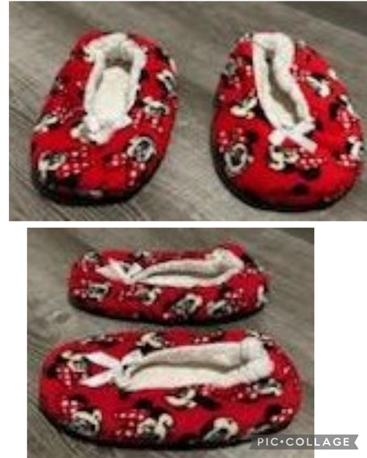 Minnie Mouse slippers with grips on bottom - size Shoes - Toddler 9