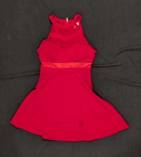 Red Semi-formal zipper back GUC - size Junior - S (3/5)