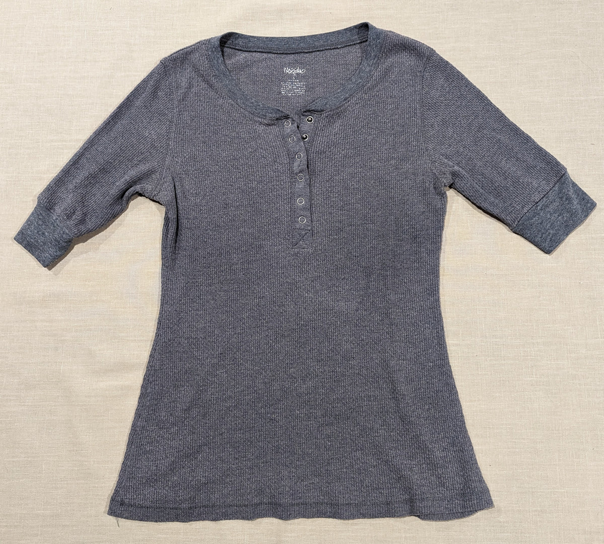 Mossimo grey short Sleeve top GUC - size Junior - L (11/13)