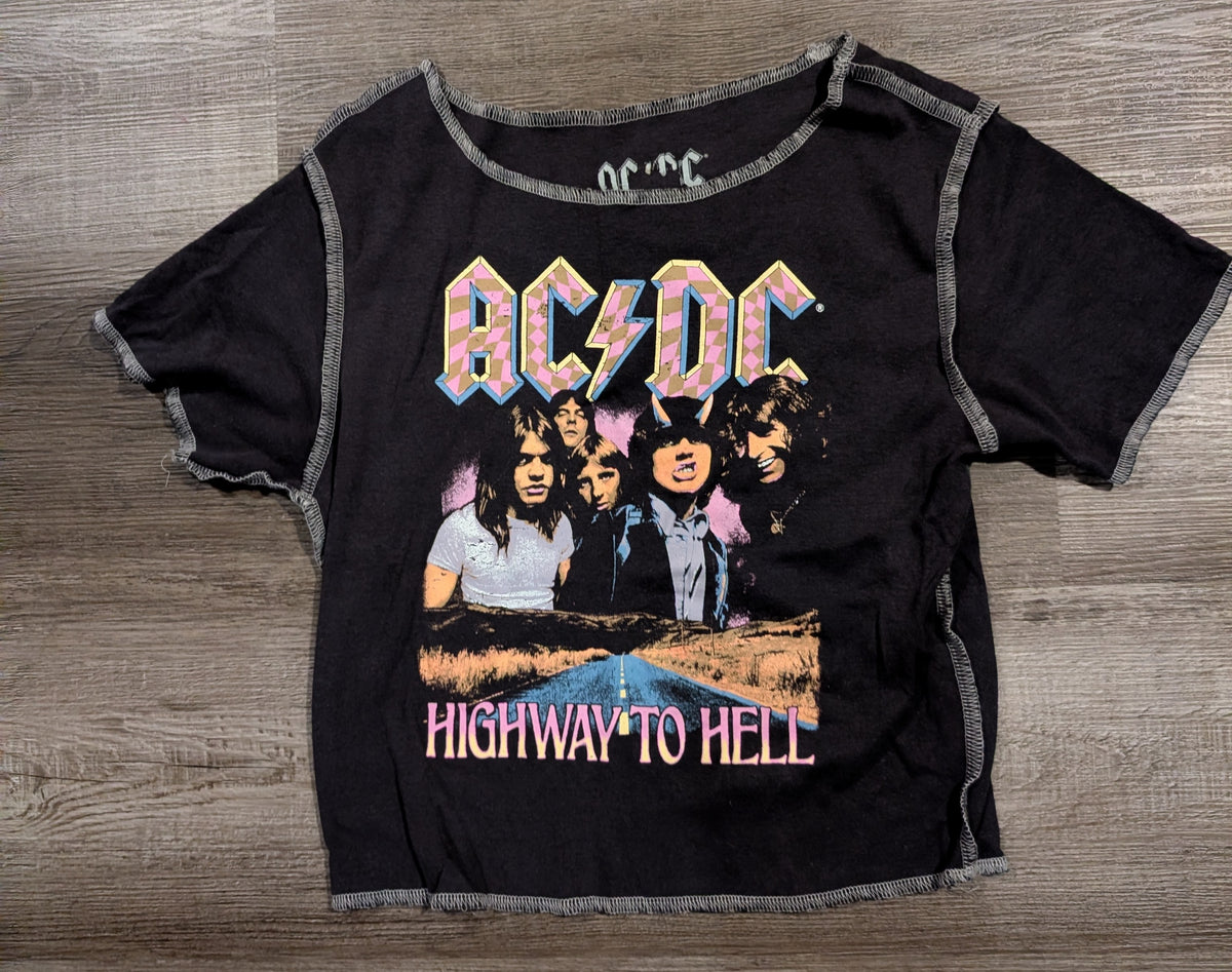 AC/DC crop t-shirt Black VGUC