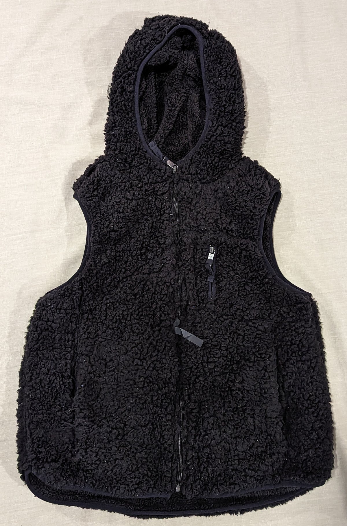 Sleeveless fuzzy black hooded vest GUC - size Junior - M (7/9)