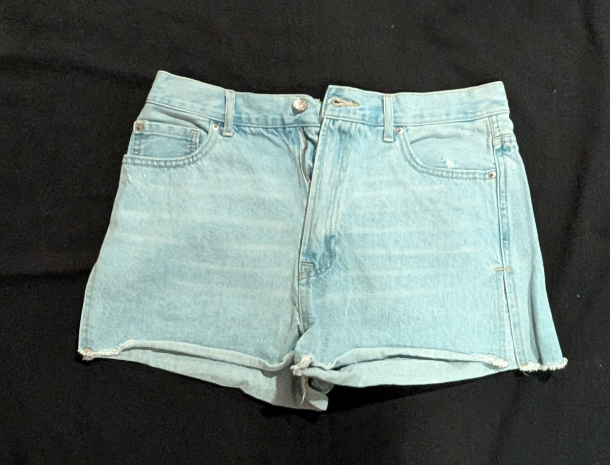 Forever 21 jean shorts Size 29 VGUC - size Junior - L (11/13)