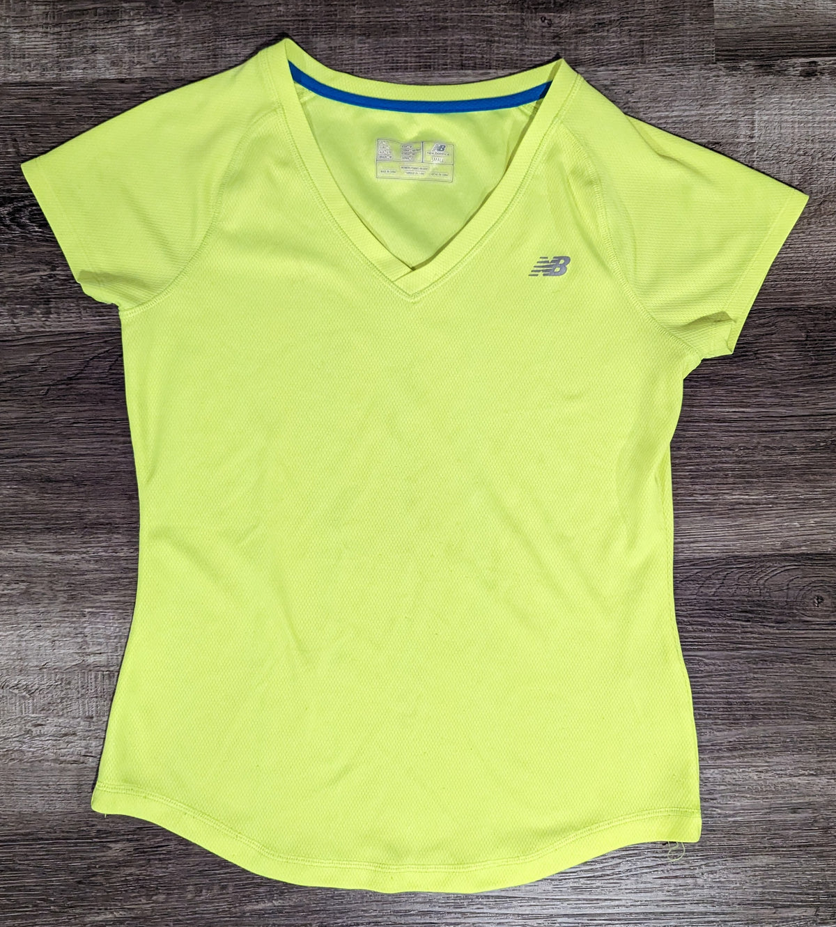 Yellow Athletic Dri-fit V-Neck SS New Balance - size Junior - S (3/5)
