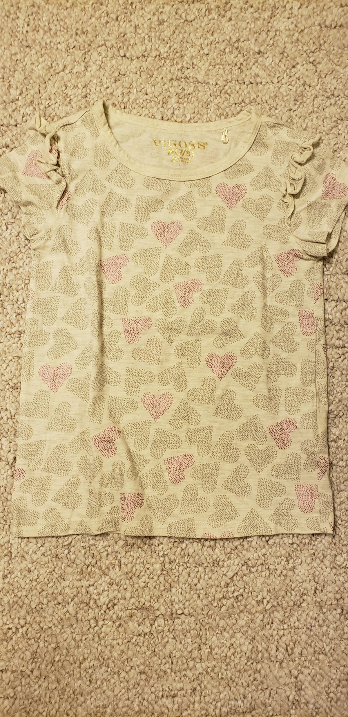 SS tee w/ gray & pink hearts - size Youth - 7 (S)