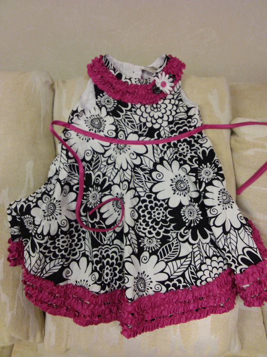 GUC B&W flowered dress w/ dk pink accents - size Toddler - 3T