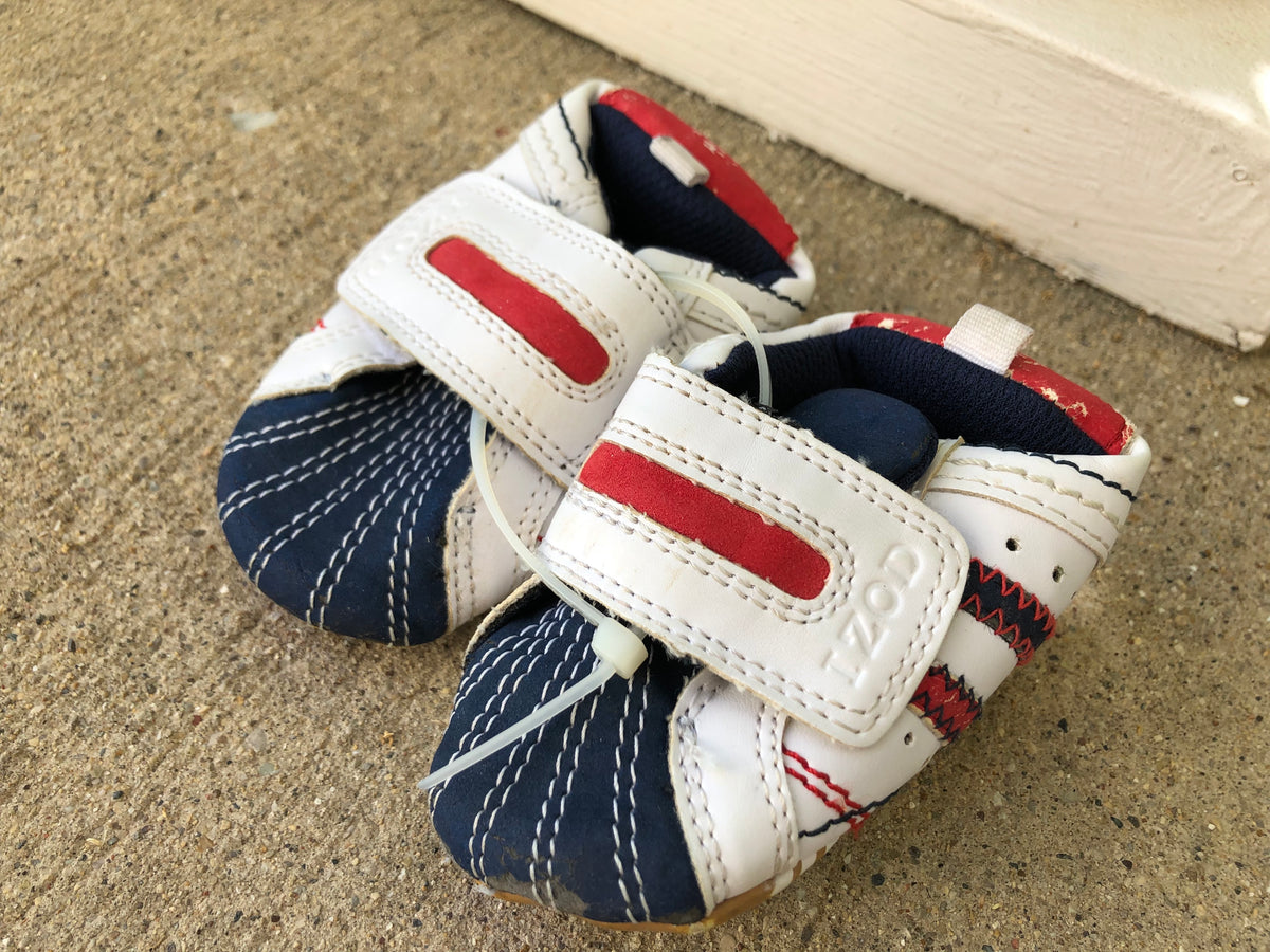 Izod baby booties - size Month - 0-6