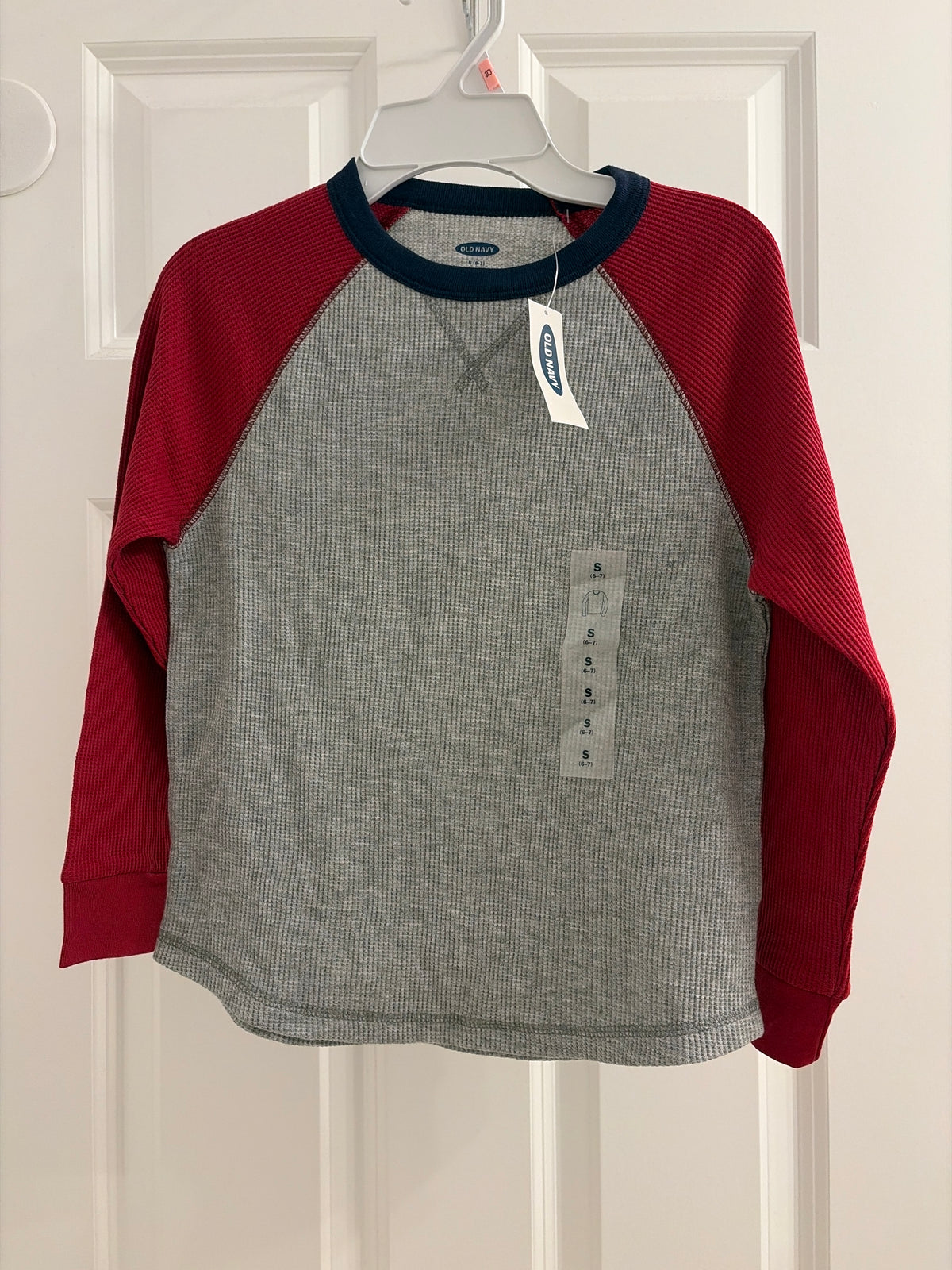New long sleeve tee Gray red waffle - size Youth - 6 (S)