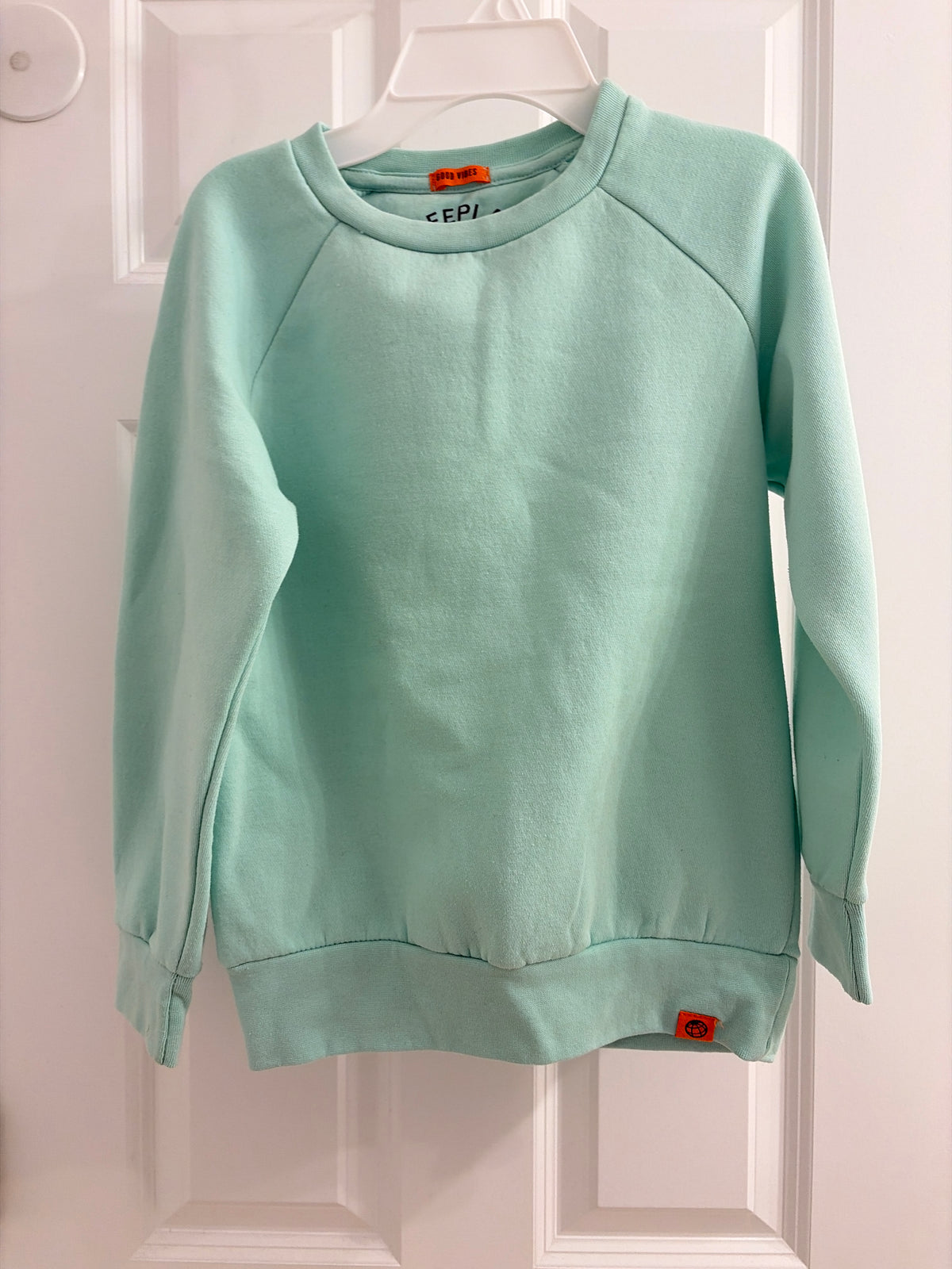 Turquoise sweatshirt Fleece. Like new - size Youth - 8 (M)