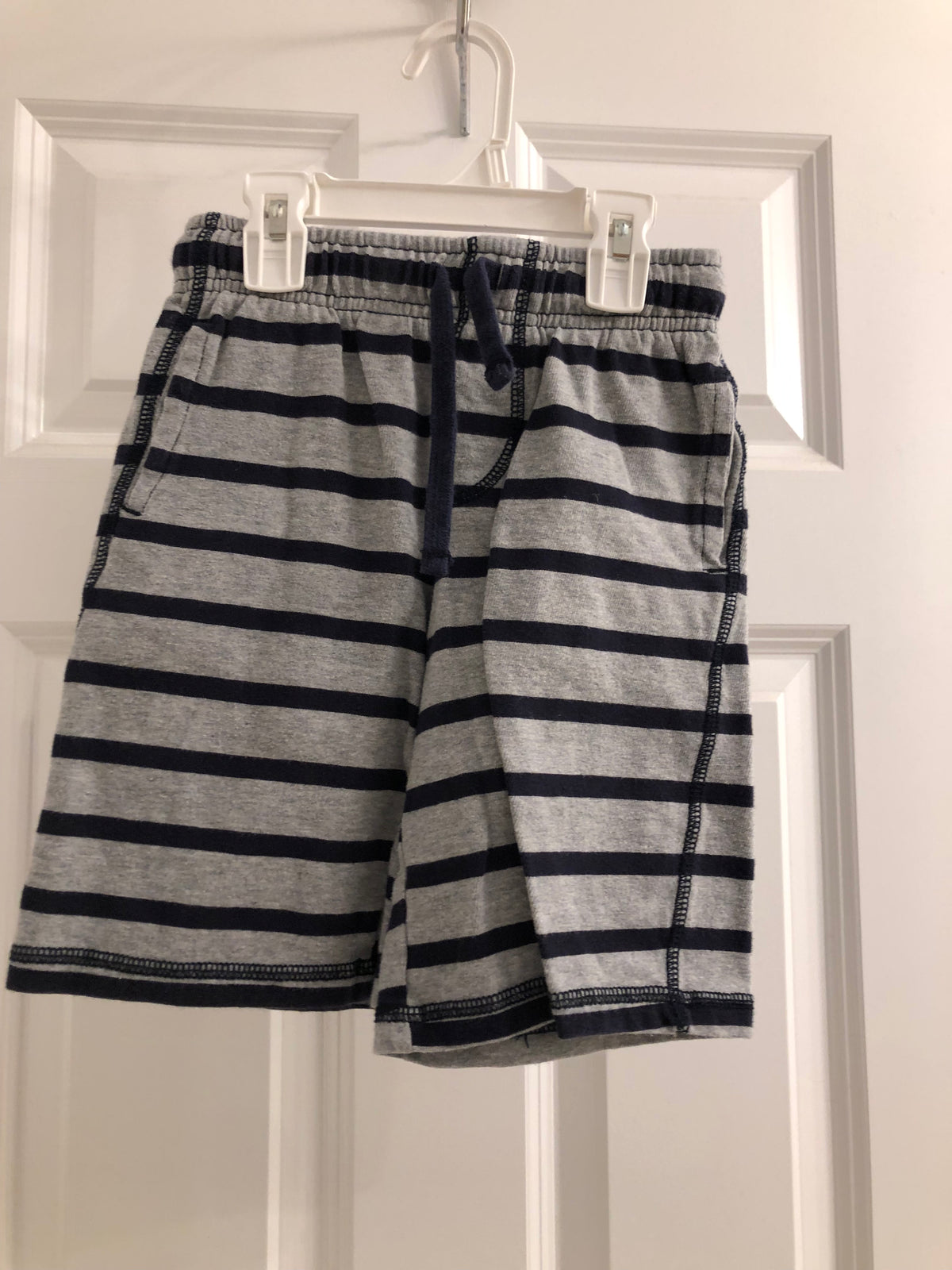 Gymboree shorts Striped gray - size Youth - 8 (M)