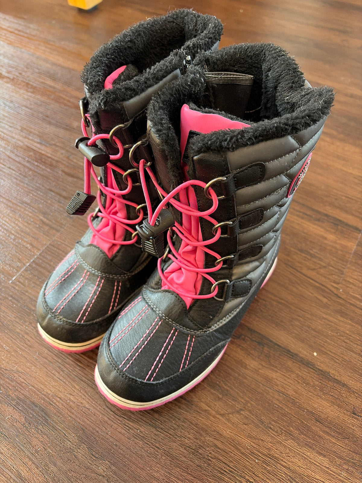 Like new snow boots Black pink. - size Shoes - Kids 3