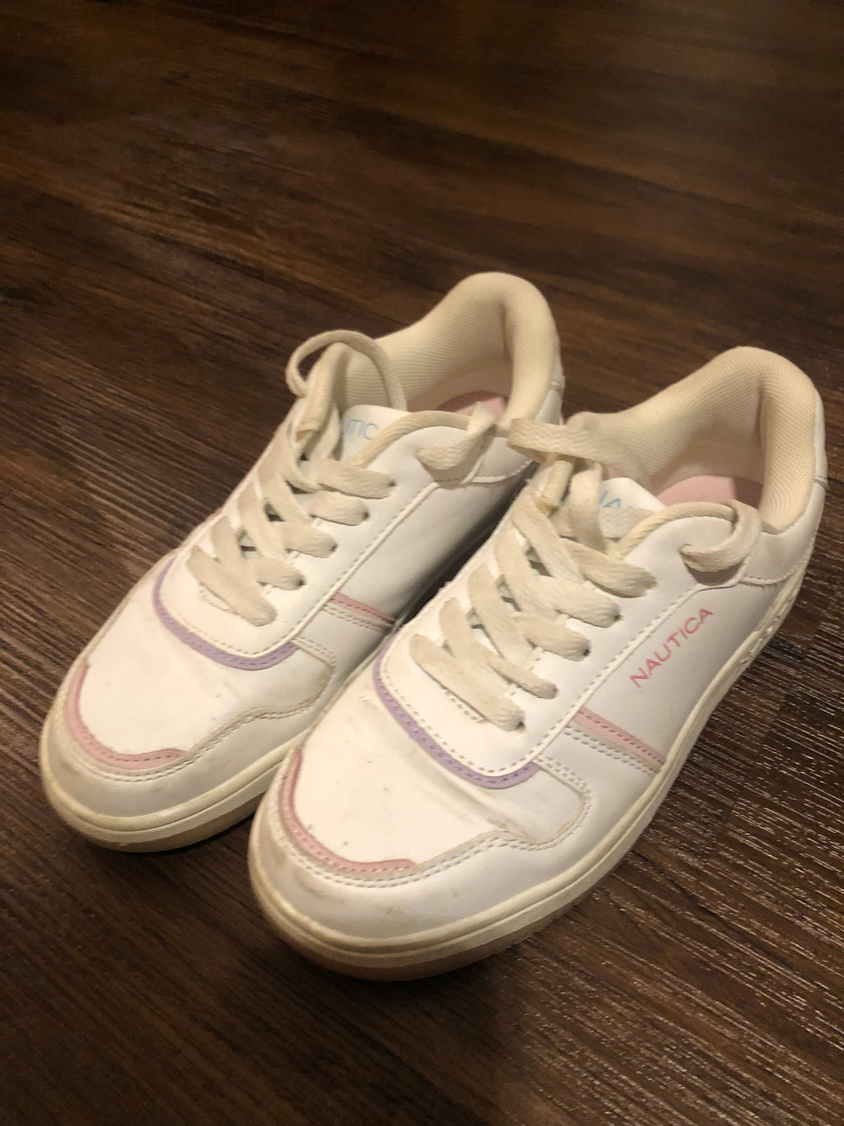 Nautica white sneakers Leather gym shoes - size Shoes - Kids 2