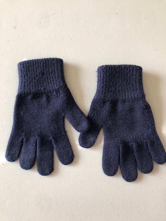 blue gloves Fits 6-8 yr olds