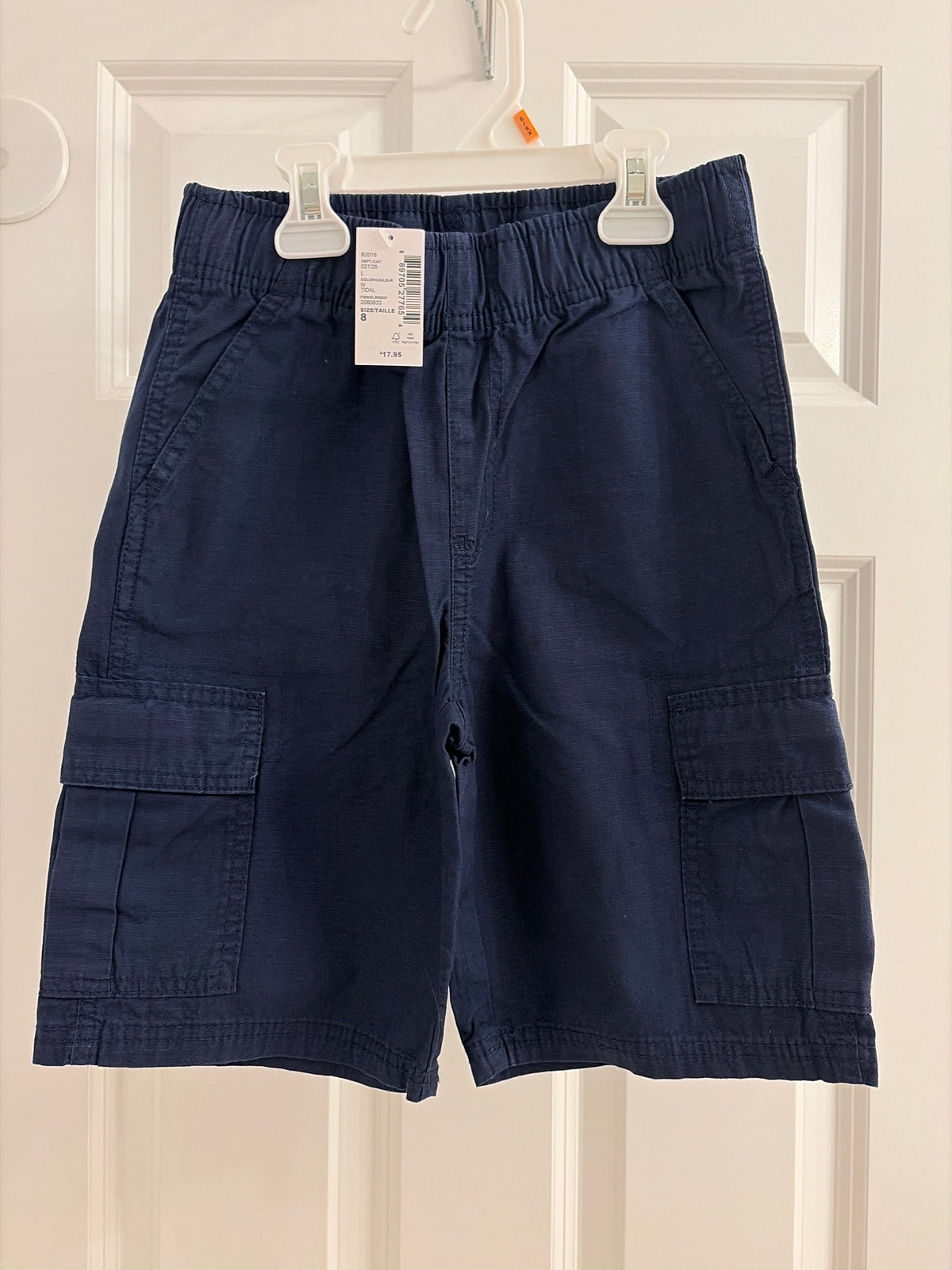 NWT new shorts Navy blue - size Youth - 8 (M)
