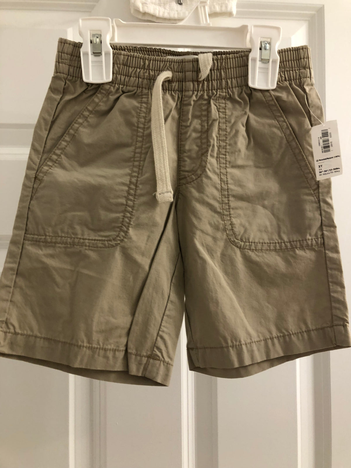 New khaki shorts Old navy - size Toddler - 3T