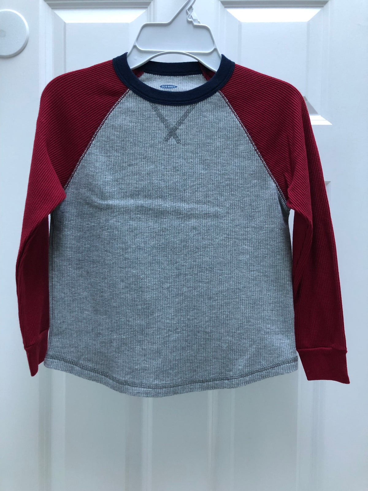 New ON gray burg tee Long sleeve. - size Youth - 6 (S)