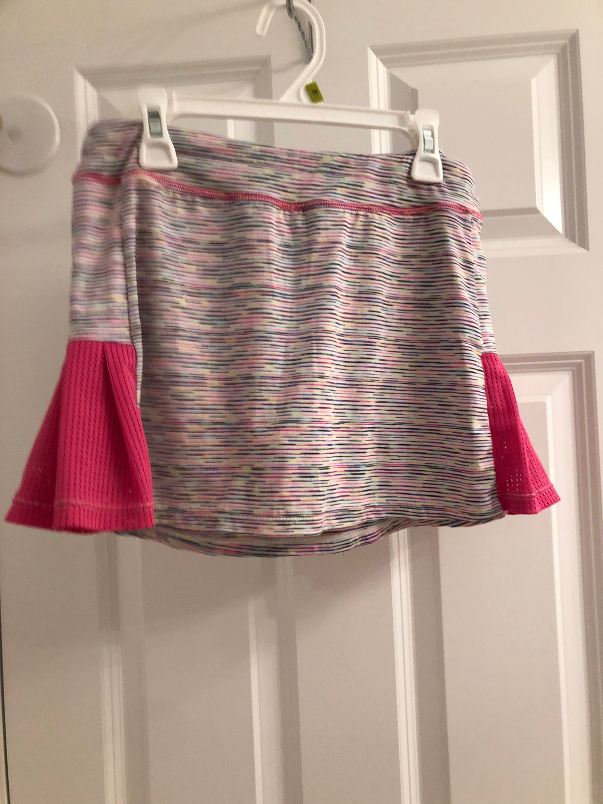 Athletic shirt Gray pink - size Youth - 14 (XL)
