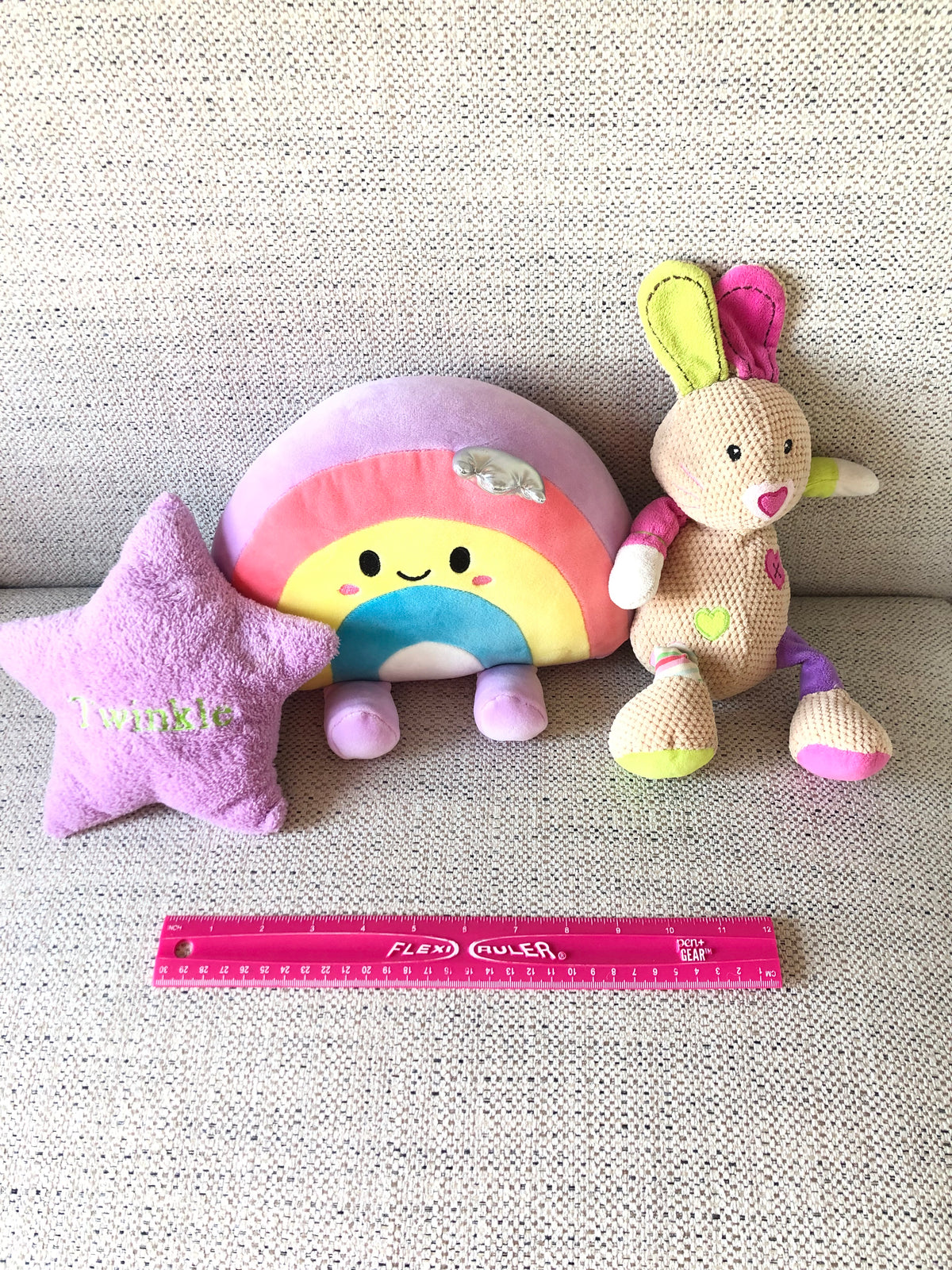 Set of 3 plus toys Star is playing music