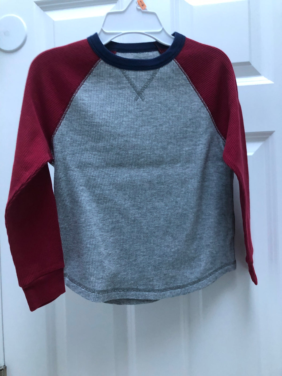 New gray red tee Long sleeve - size Youth - 6 (S)