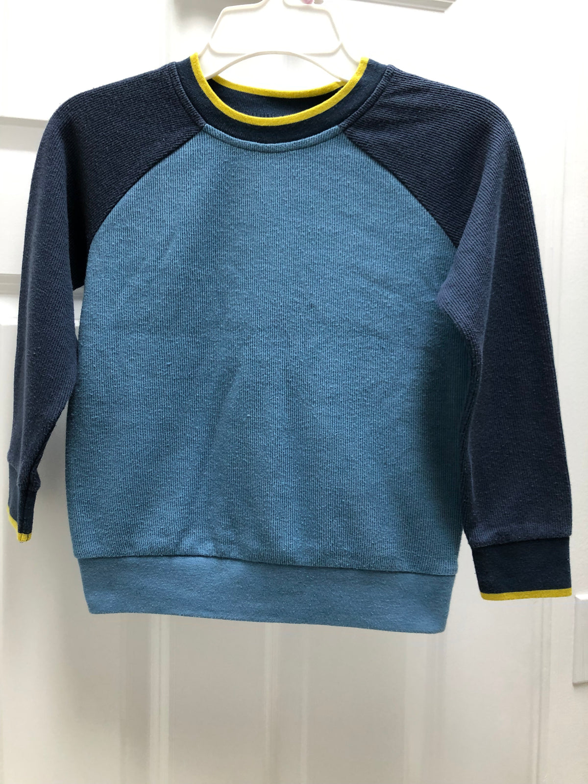 Old navy Blue sweater Like new - size Toddler - 5T
