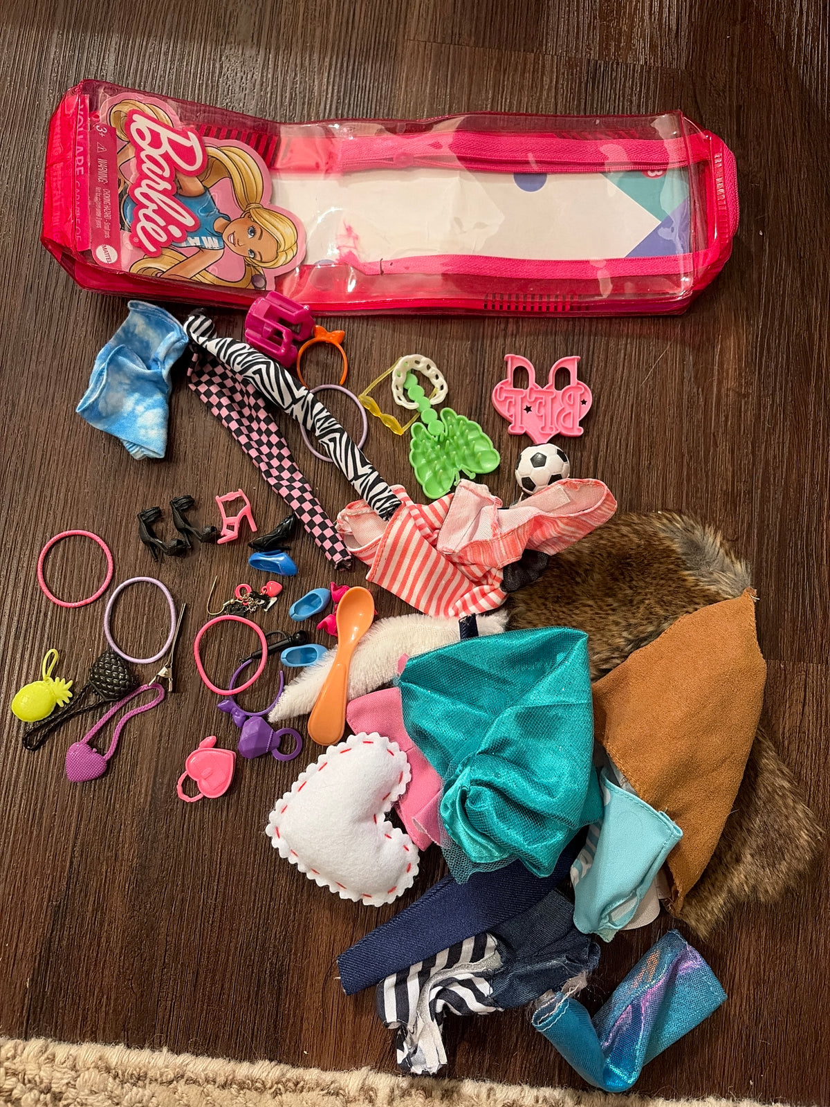 Barbie clothes Accessories