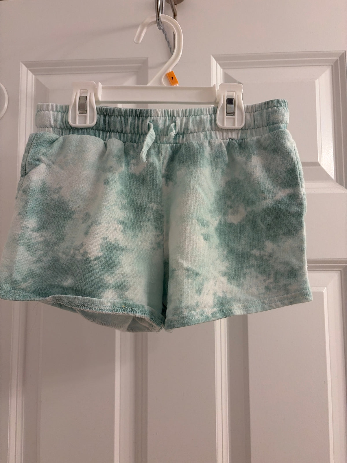 Green shorts 100% cotton - size Youth - 7 (S)