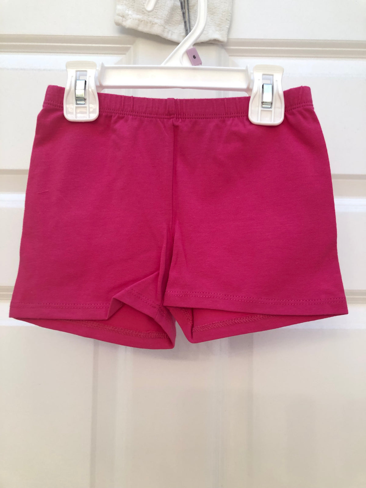 New tumble shorts Hot pink - size Youth - 6 (S)