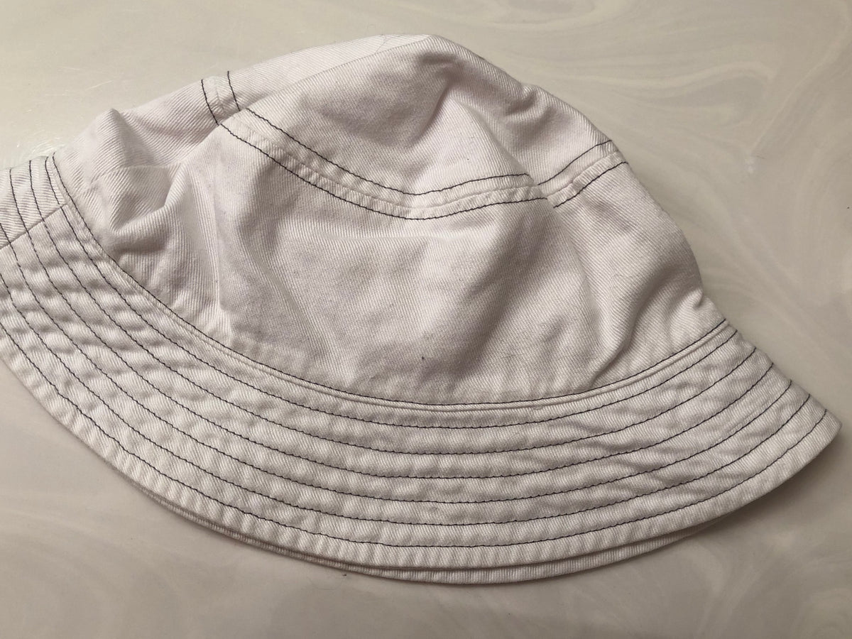 White summer hat - size Toddler - 2T