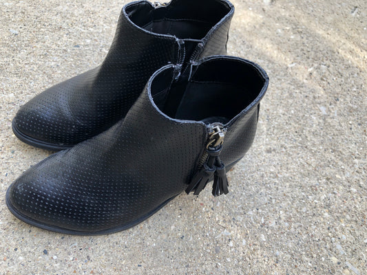 Black leather booties Hardly worn - size Shoes - Kids 12
