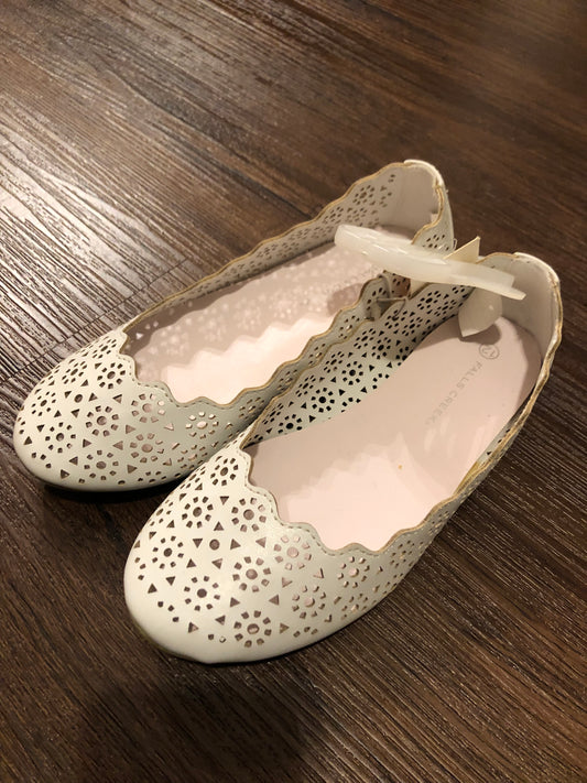 New white flats Cute  shoes - size Shoes - Kids 12