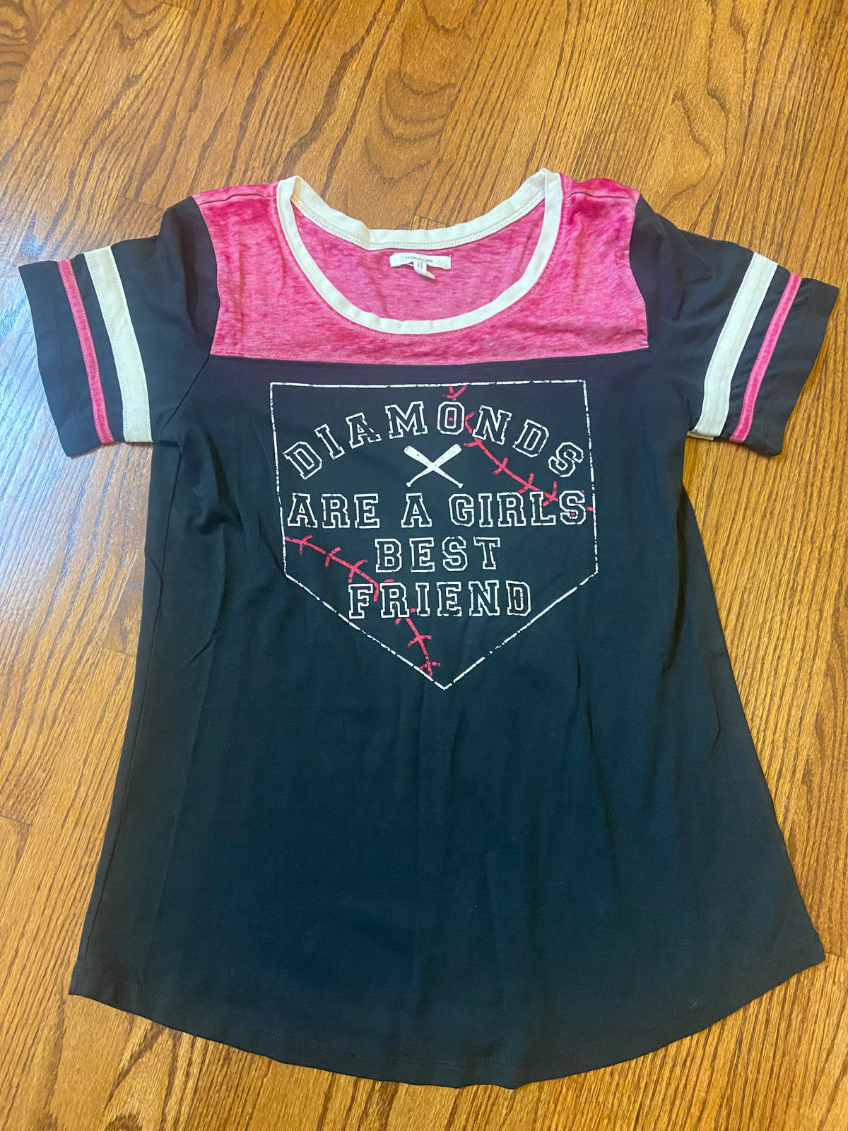 Maurice's Diamonds top - never worn - size Women - M (8/10)