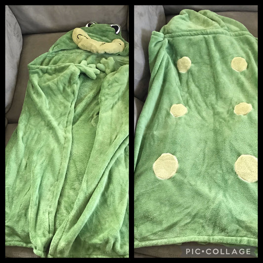 Frog towel Gently used