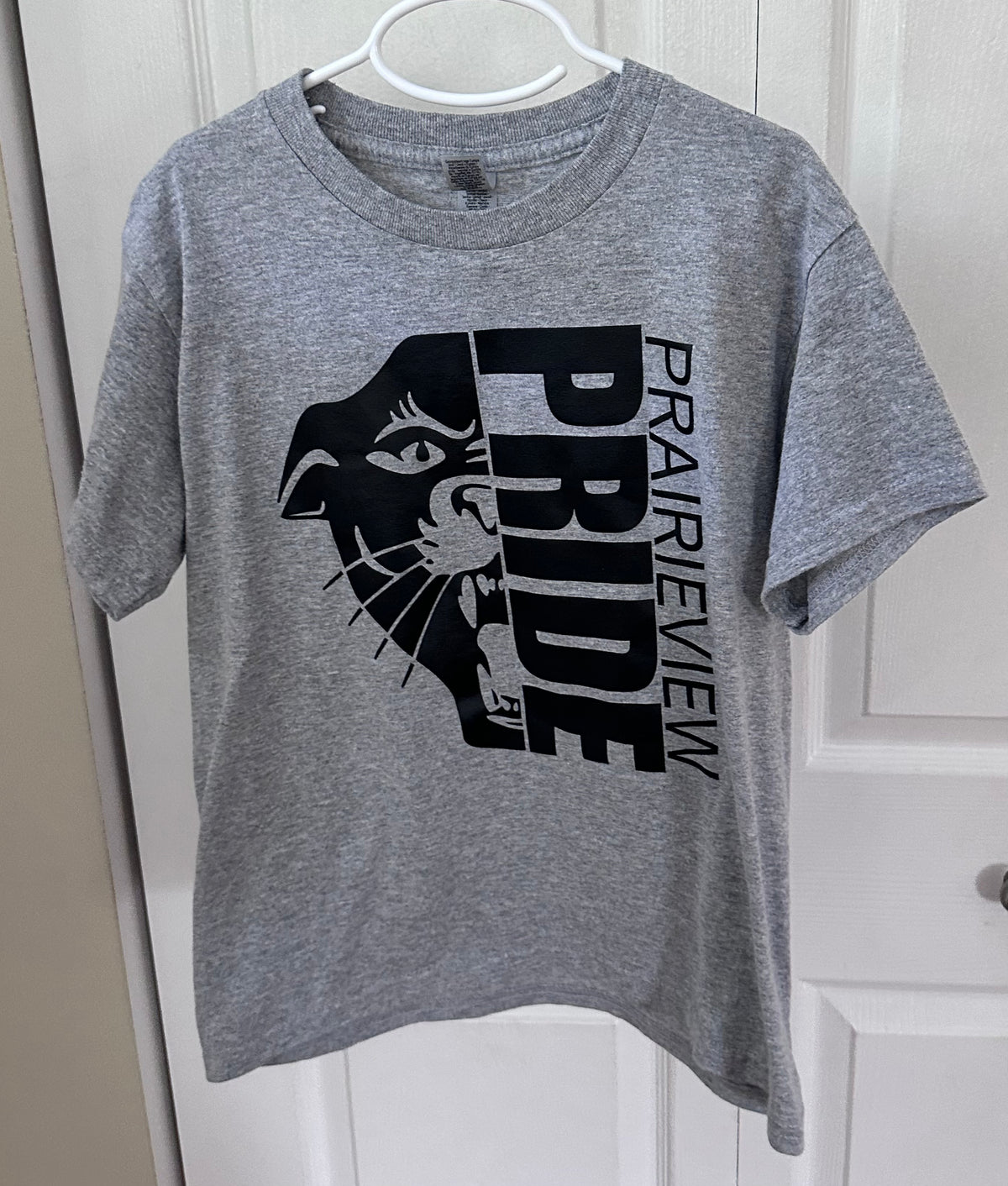 Praireview panther tee Worn once - size Youth - 8 (M)