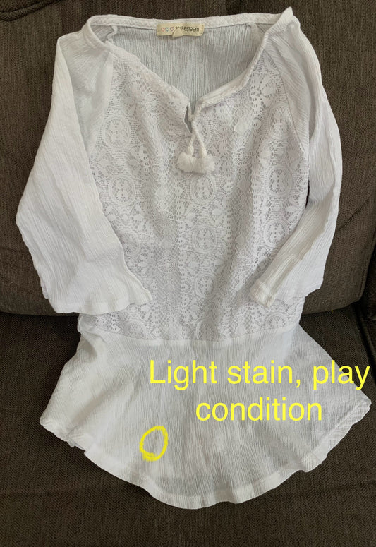 10/12 play condition White blouse - size Youth - 10 (L)