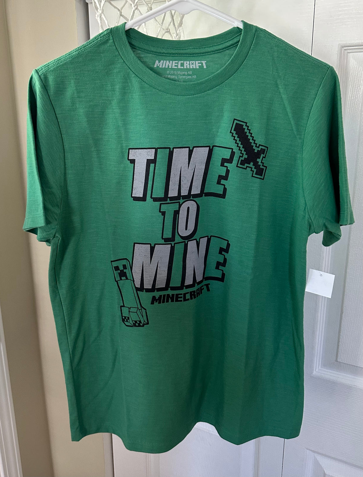 14/16 New Minecraft Tee Time to mine - size Youth - 14 (XL)
