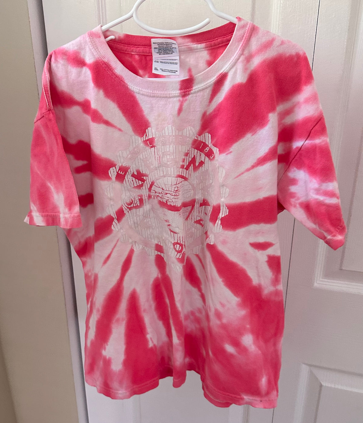 Lake Geneva tee pink dye - size Youth - 14 (XL)
