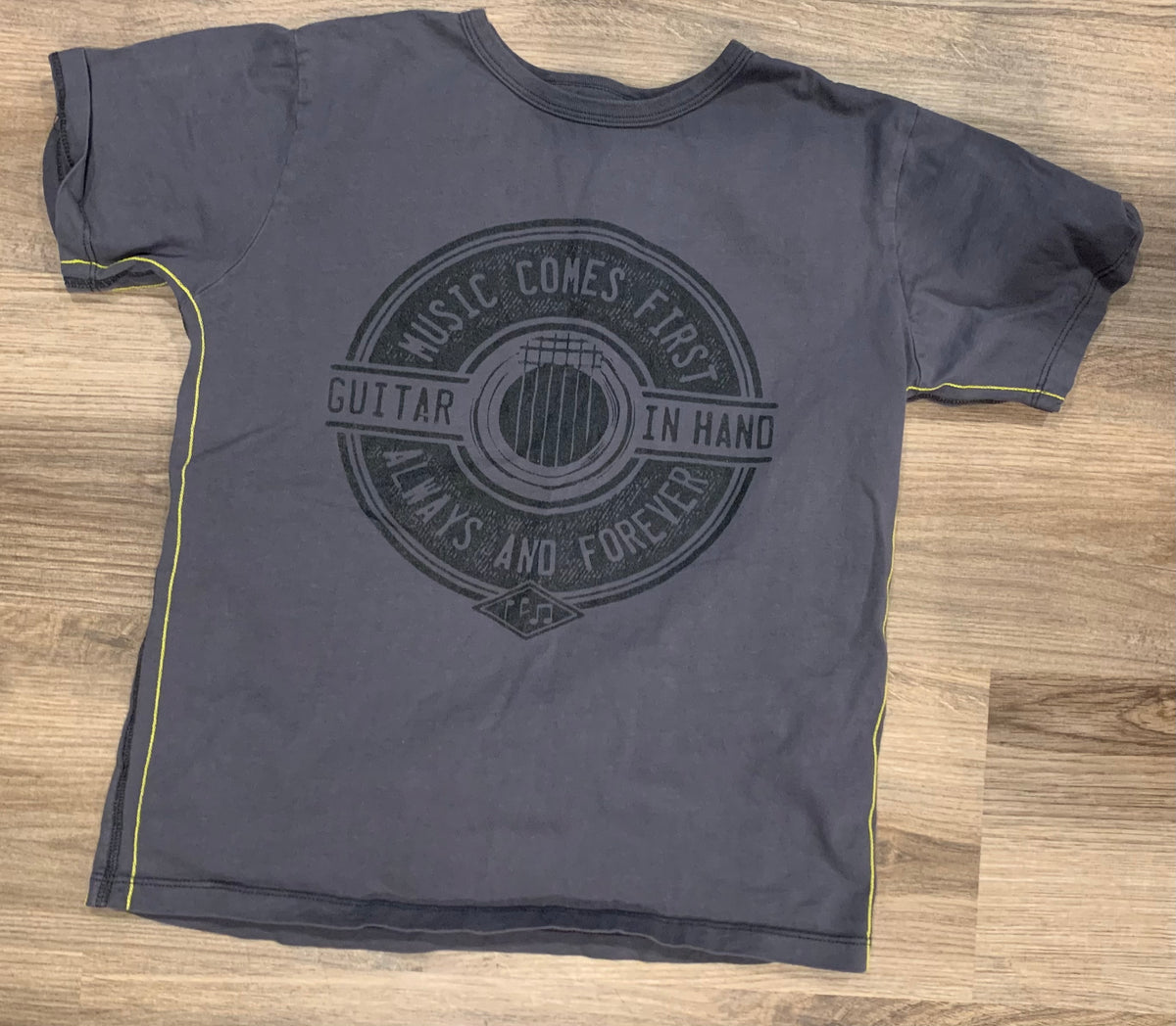 Music gray tshirt VGUC - size Youth - 10 (L)