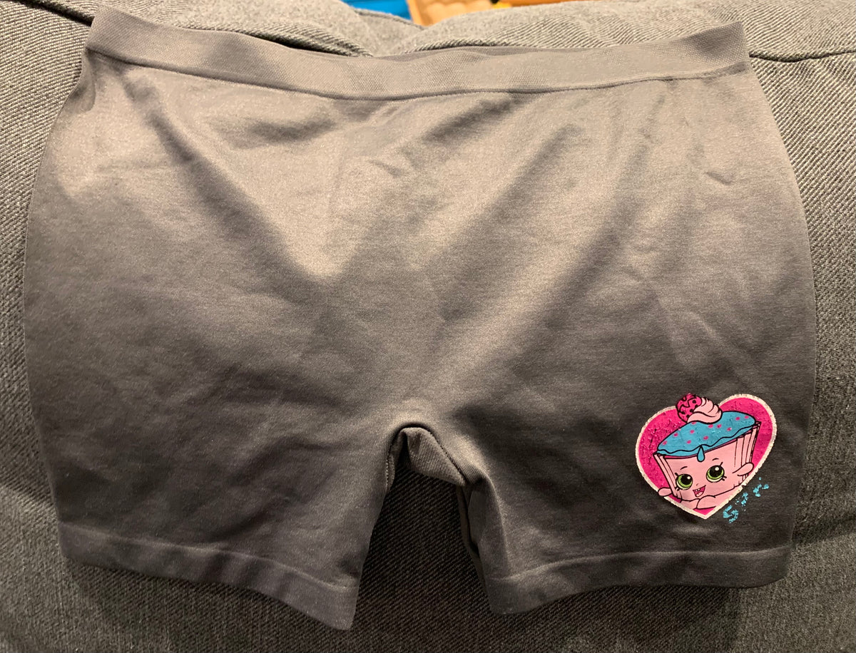 10/12 bike/yoga shorts Shopkins cupcake - size Youth - 10 (L)