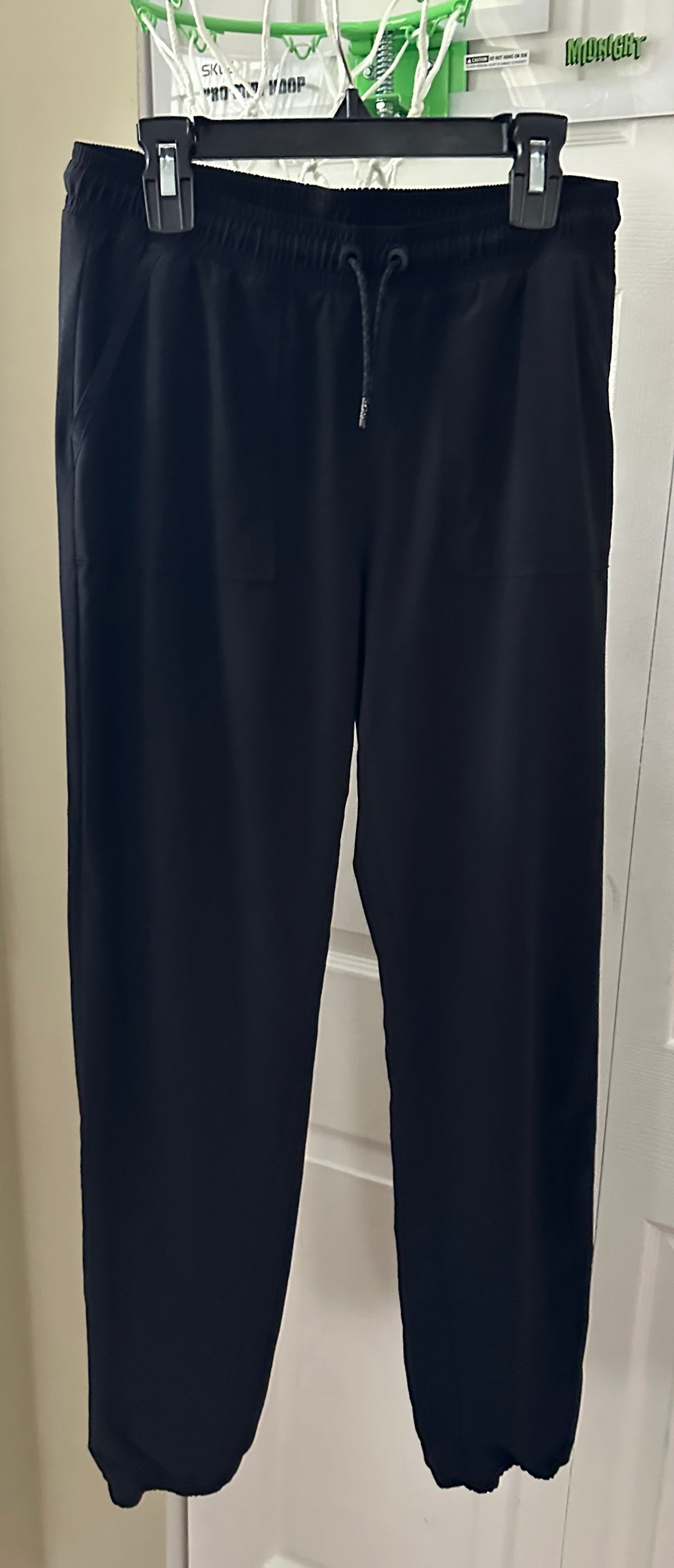 14 black athletic pants Cozy lined, poly/spandex - size Youth - 14 (XL)