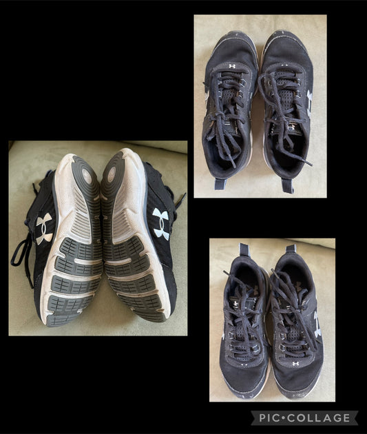 Black under amour shoe Lots of life left! VGUC - size Shoes - Kids 3 1/2