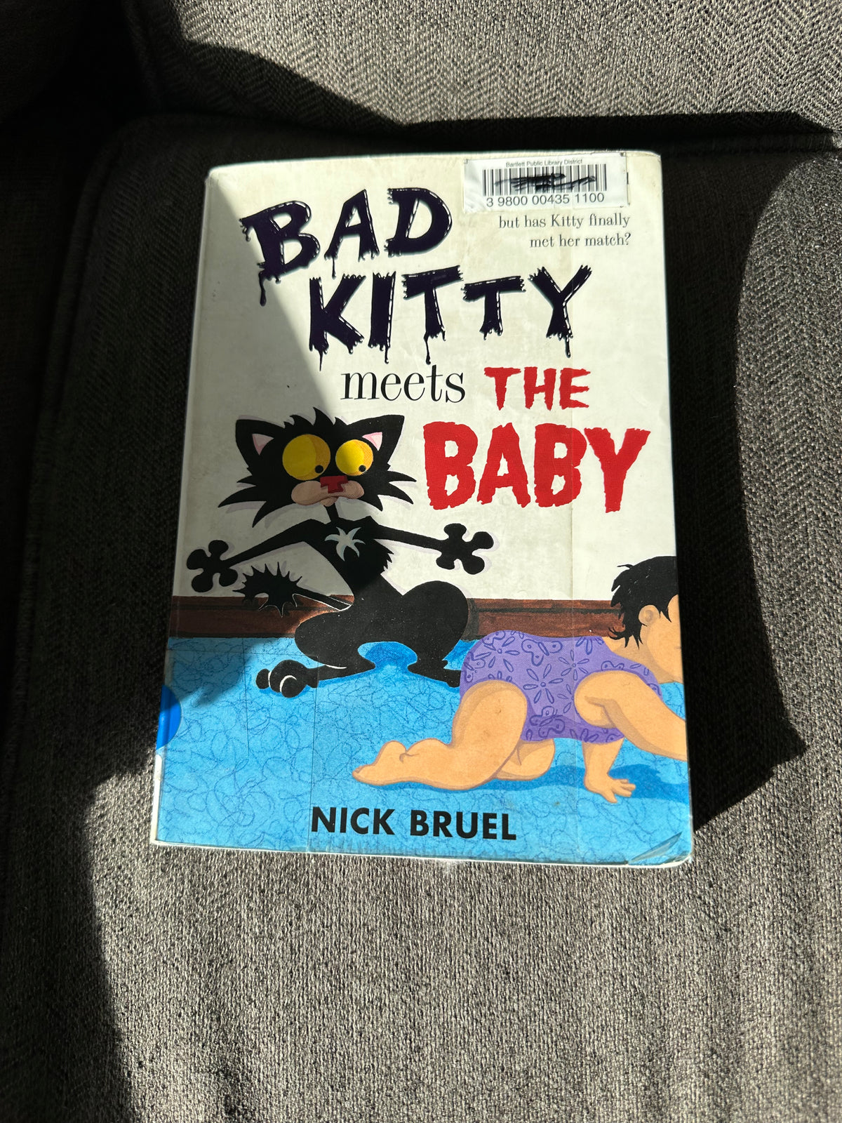 Bad Kitty meets the baby Withdrawn book paperback