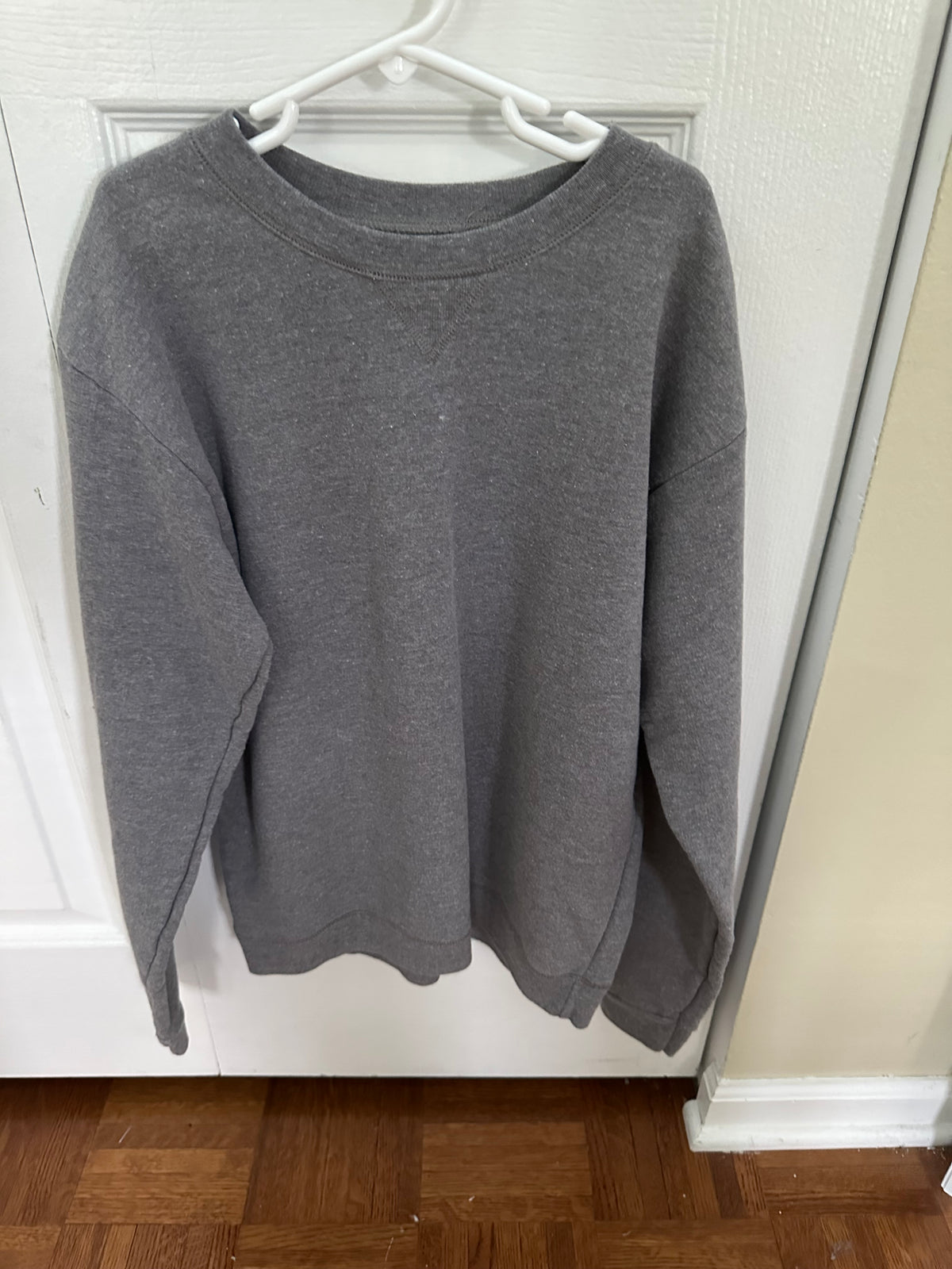 Tagged XL Hanes gray sweatshirt, soft, VG-EUC - size Youth - 12 (L)