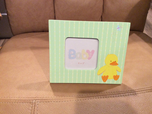 Duck new/ like new Picture frame 3 x 3