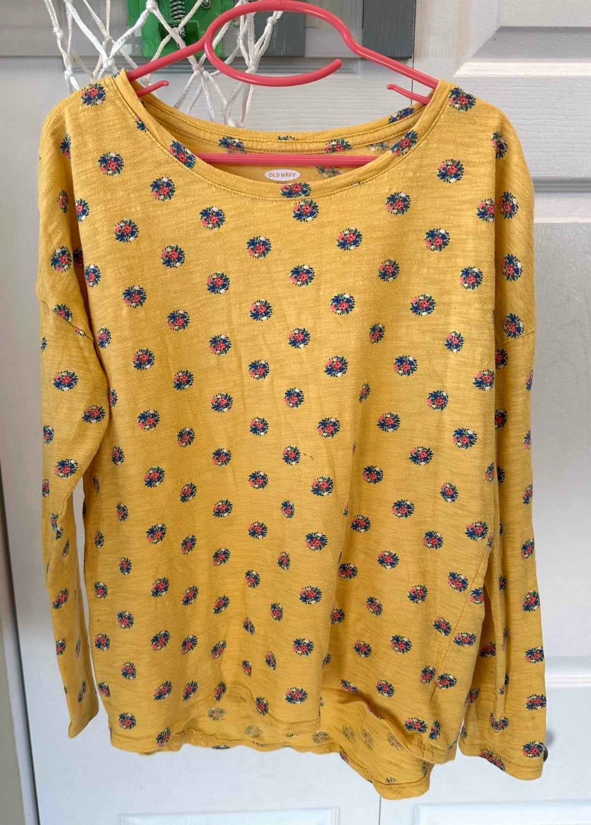 10/12 flower top GUC Old Navy, sm spot - size Youth - 10 (L)