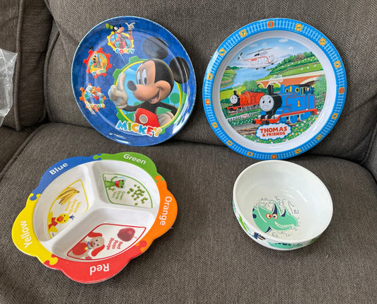 2 plates 2 bowl Thomas the train EUC