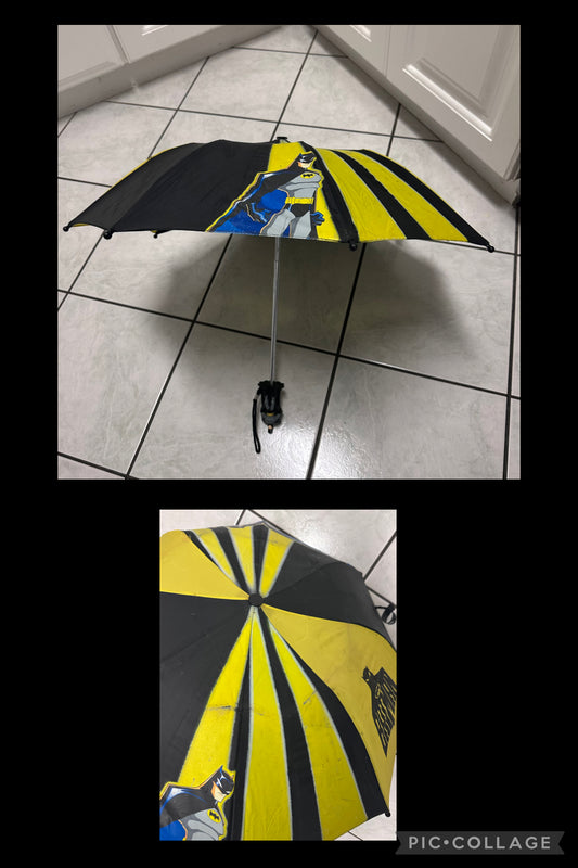 Batman umbrella VGUC Dome dirt wesr
