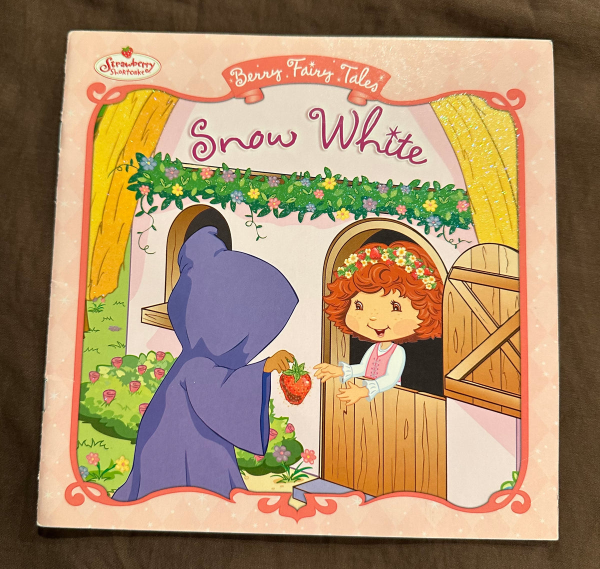 strawberry shortcake Snow White, like new