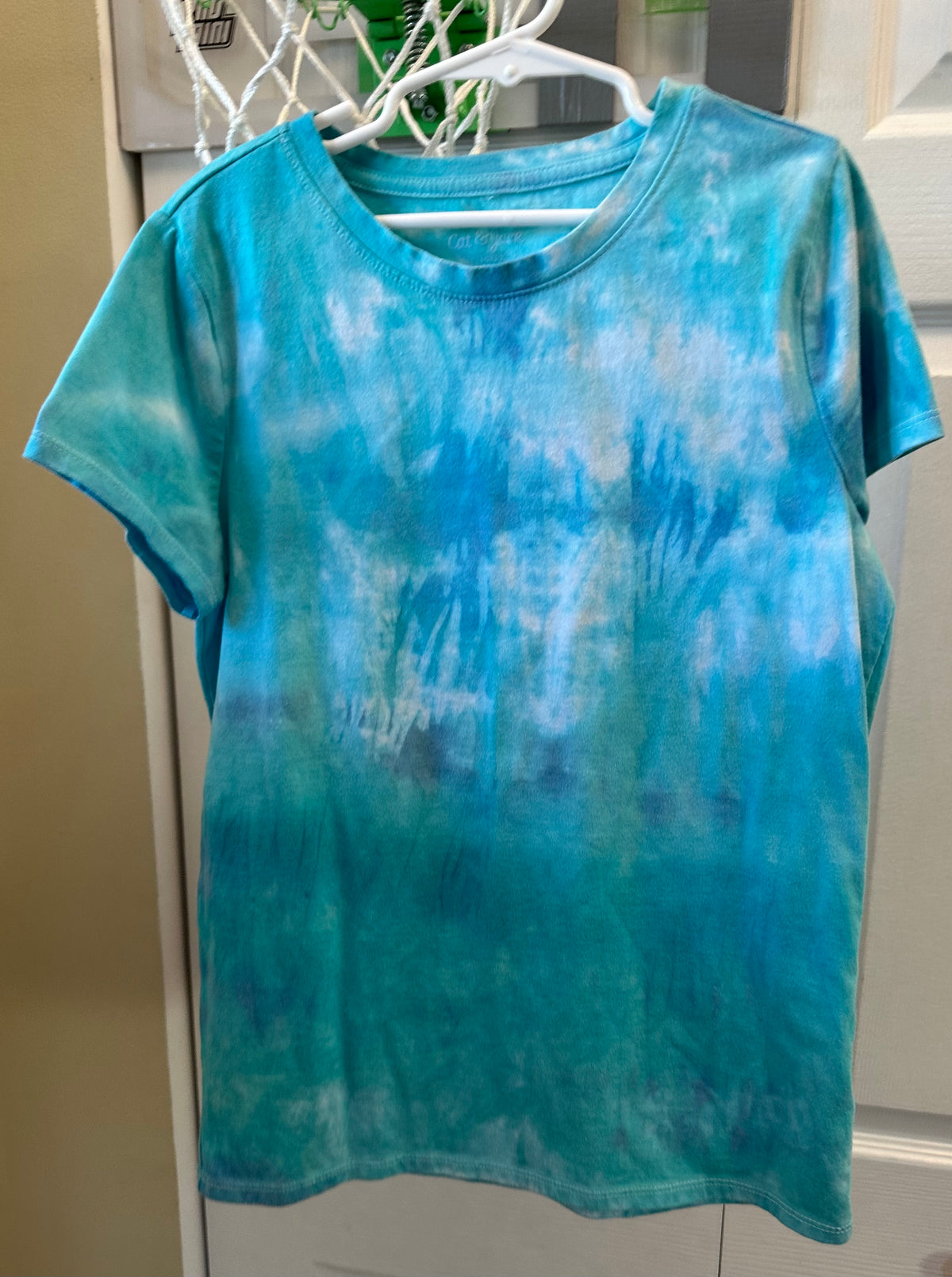 10/12 blue tye dye tee VGUC, cat & jack - size Youth - 10 (L)