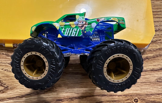 luigi hot wheel truck super Mario, EUC