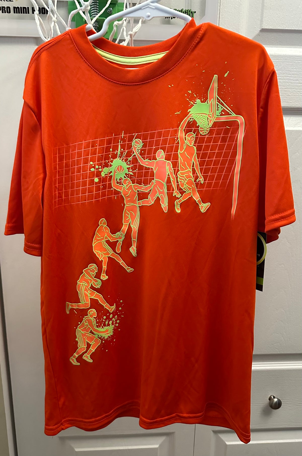 New 10/12 neon basketbal Tee athletic works - size Youth - 10 (L)